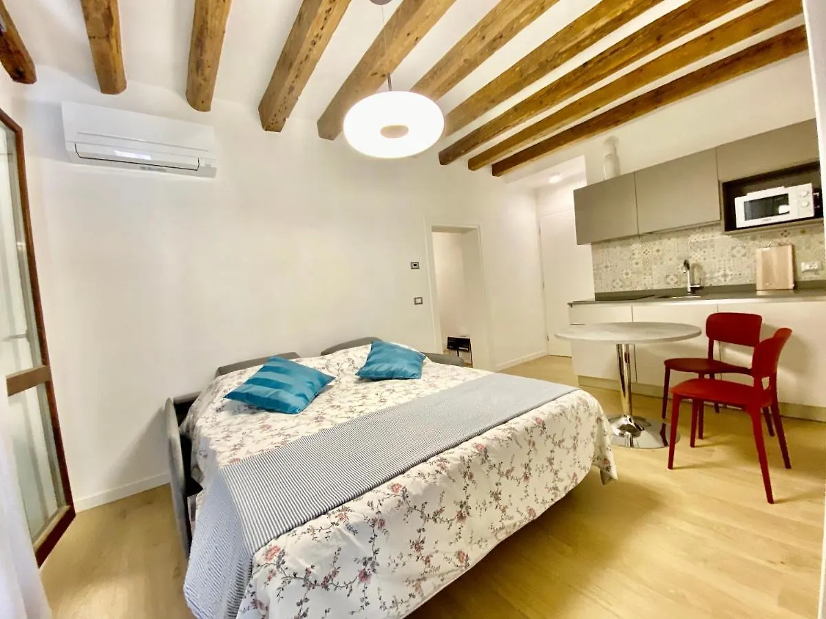 Suite House New Apartments Wi Fi Venice Island Lägenhetshotell
