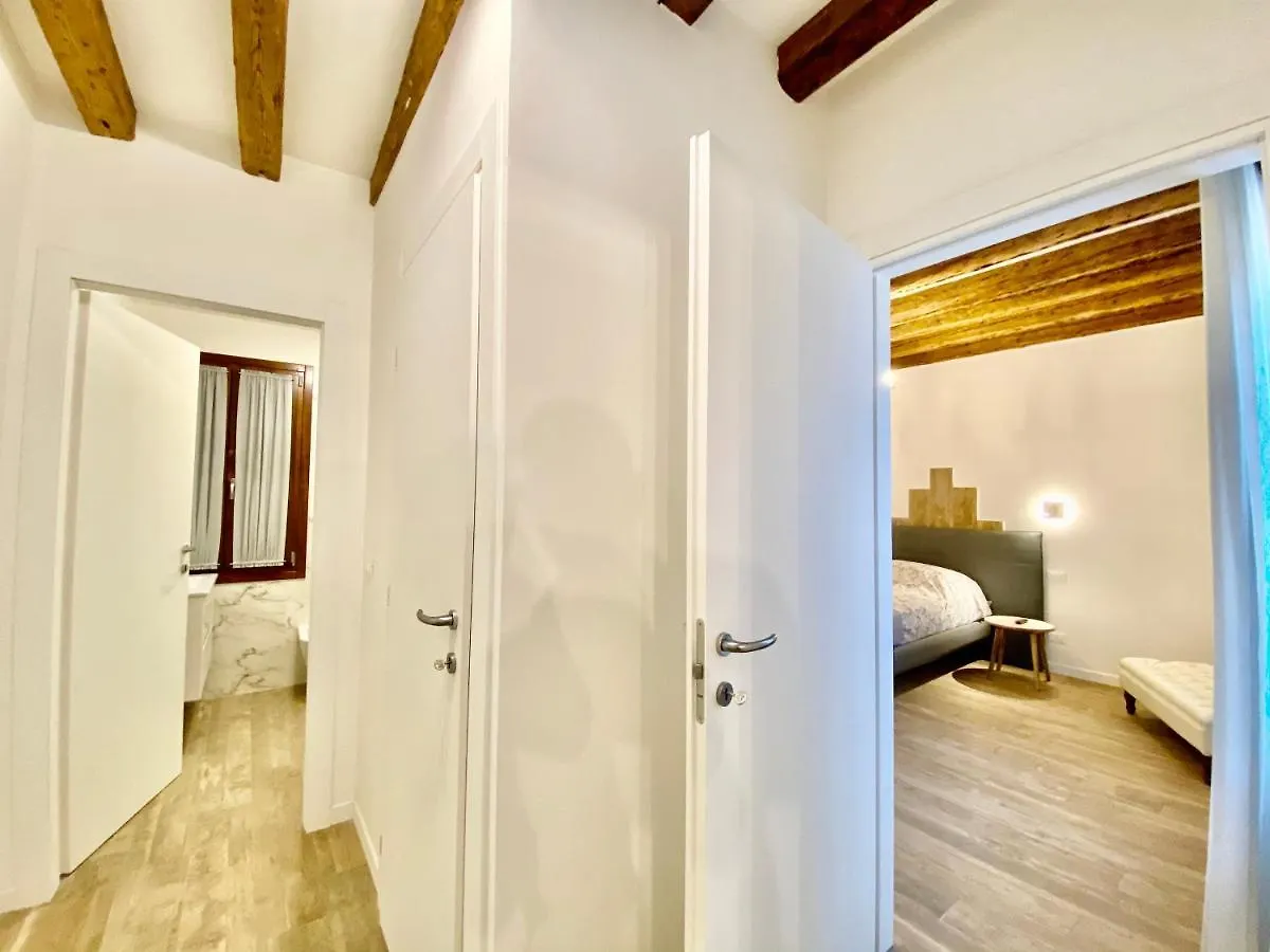 Suite House New Apartments Wi Fi Venice Island Lägenhetshotell