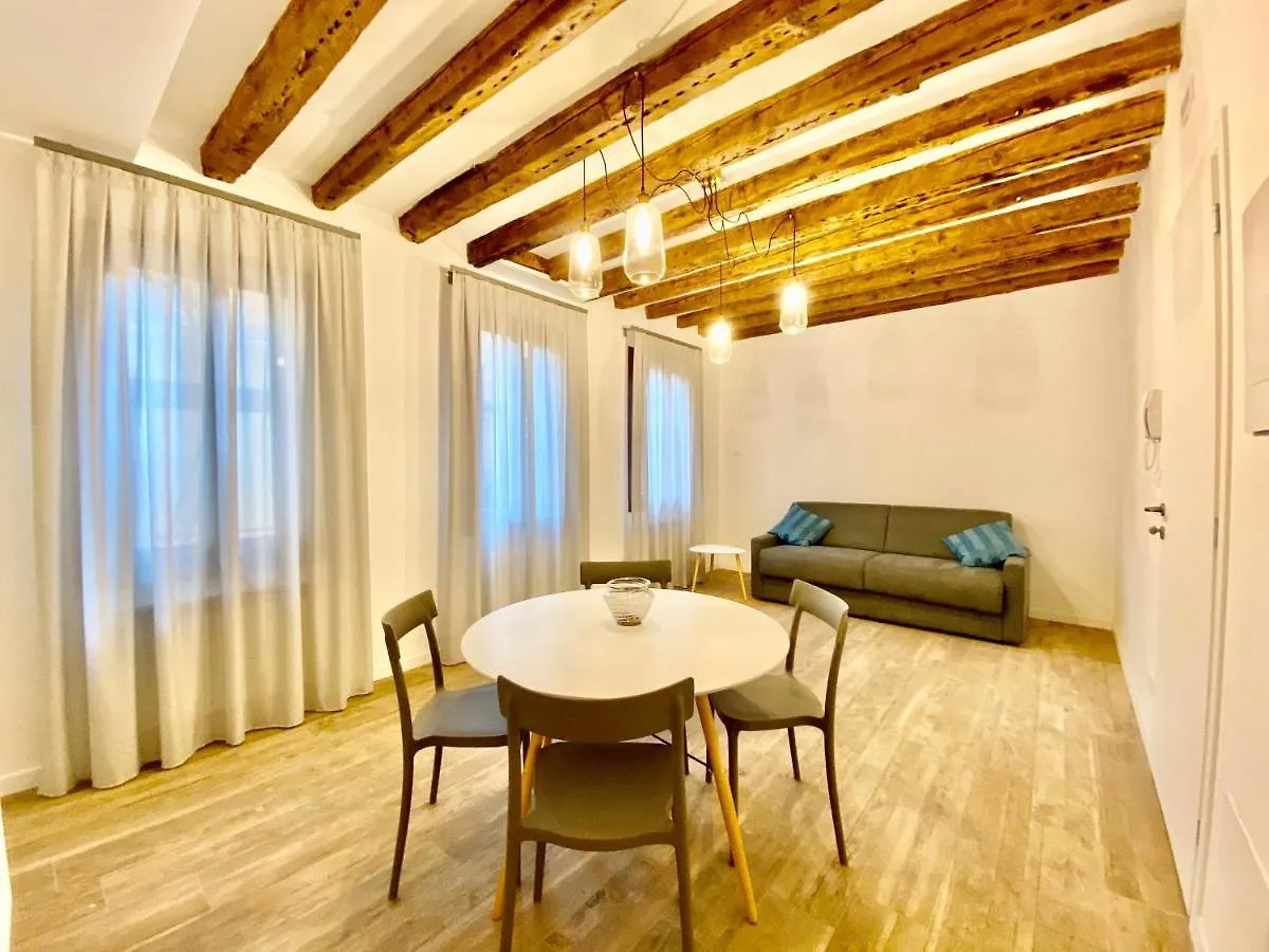 Suite House New Apartments Wi Fi Venice Island Apartmanhotel