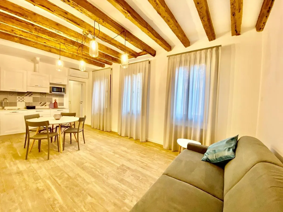 Apartmanhotel Suite House New Apartments Wi Fi Venice Island