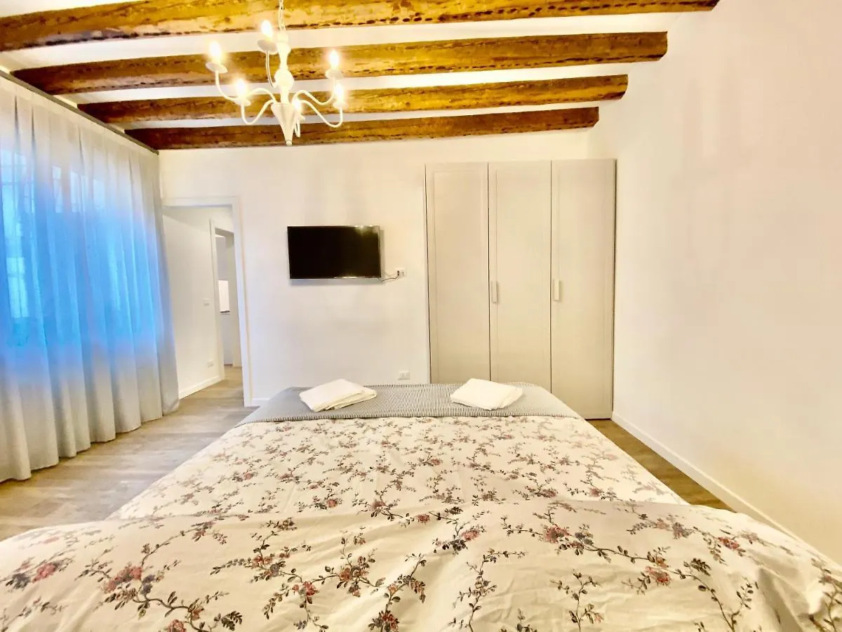 アパートホテル Suite House New Apartments Wi Fi Venice Island