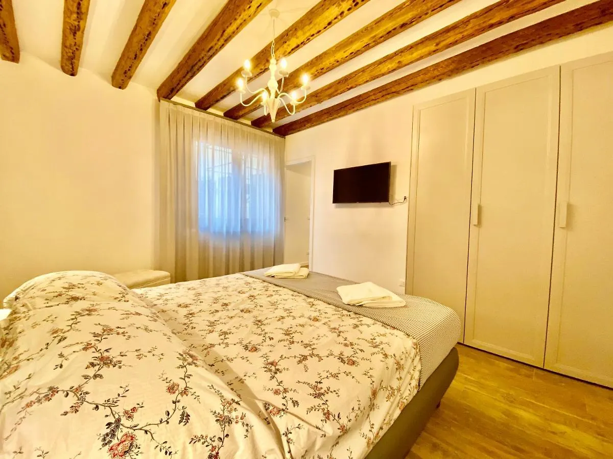 Suite House New Apartments Wi Fi Venice Island Apartmanhotel