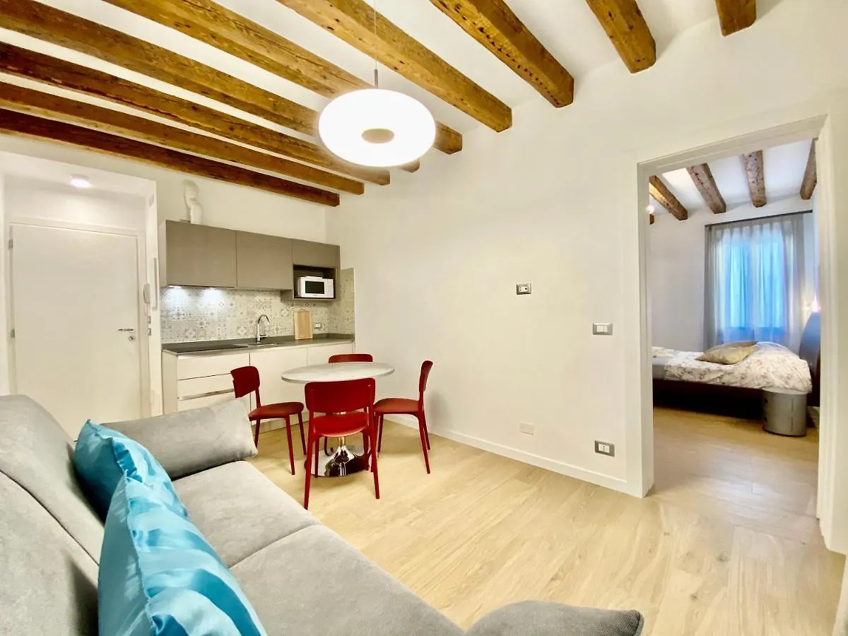 Suite House New Apartments Wi Fi Venice Island Aparthotel