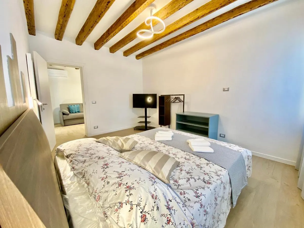 Suite House New Apartments Wi Fi Venice Island Aparthotel