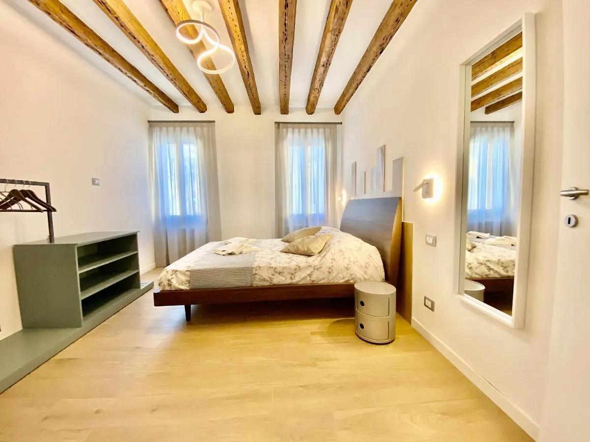 Suite House New Apartments Wi Fi Venice Island Aparthotel