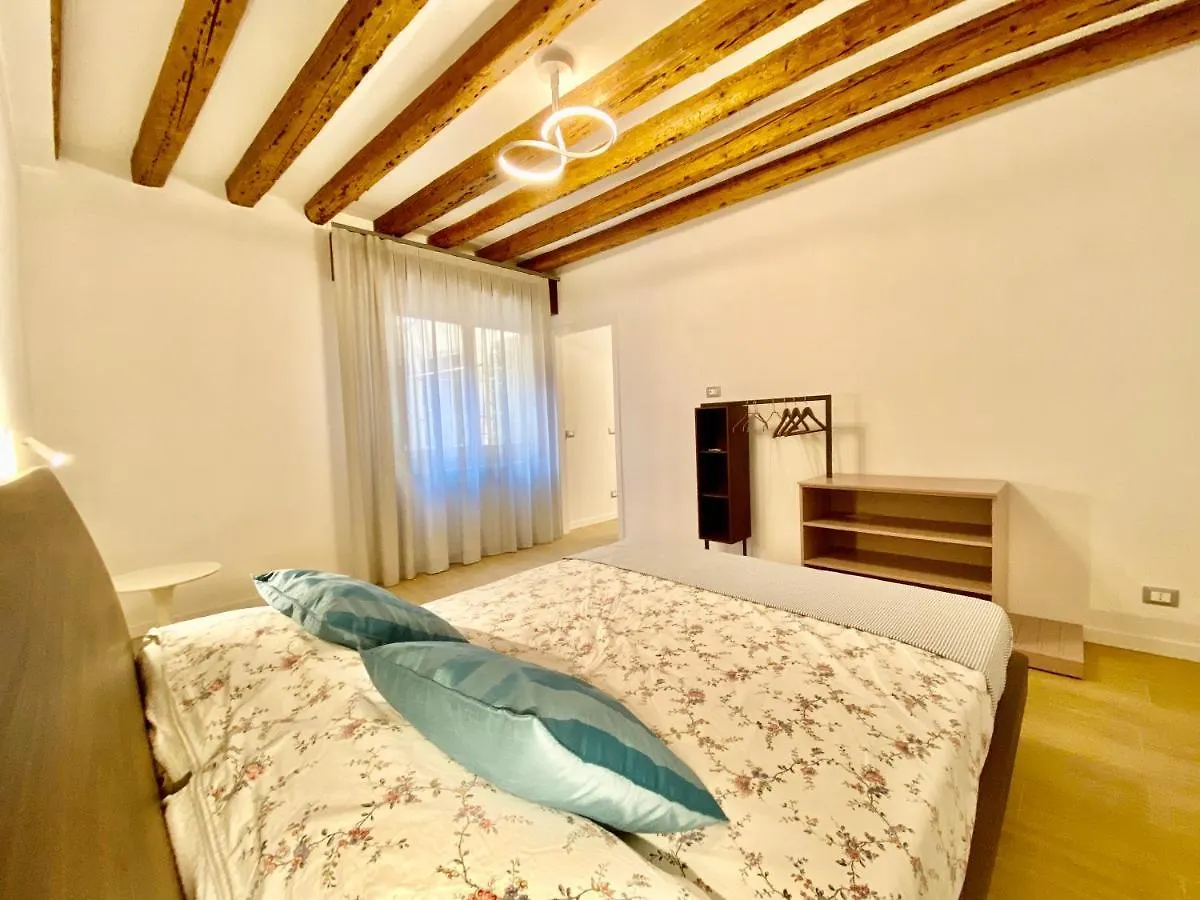 Suite House New Apartments Wi Fi Venice Island Aparthotel