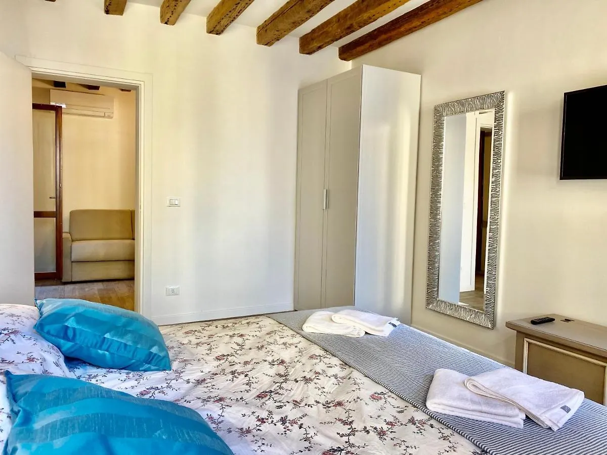 Suite House New Apartments Wi Fi Venice Island Aparthotel