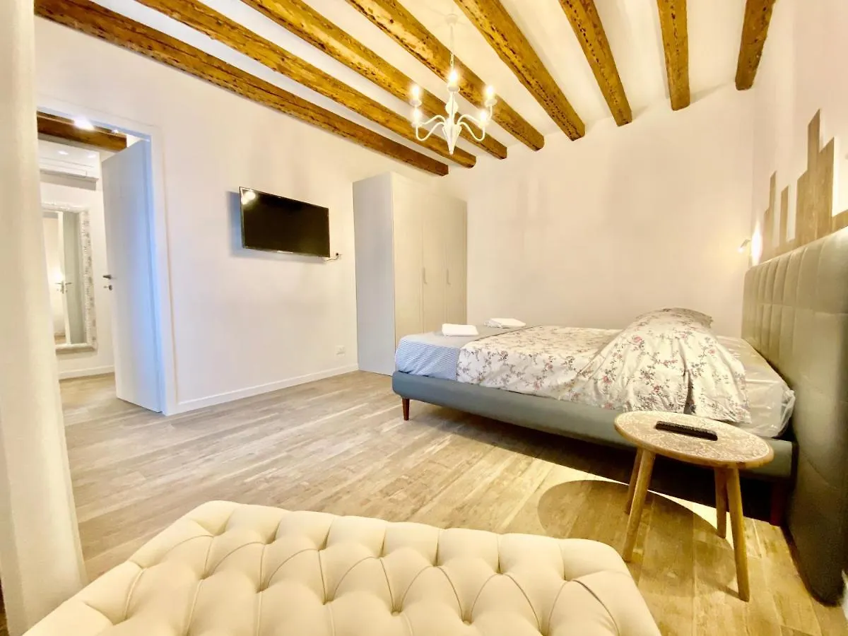 Aparthotel Suite House New Apartments Wi Fi Venice Island Italy